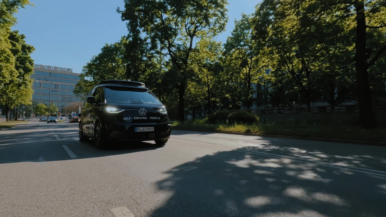fully autonomous MOIA car driving down the streets of munich